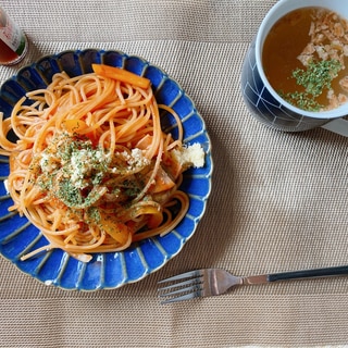 ありものナポリタンと簡単オニオンスープ